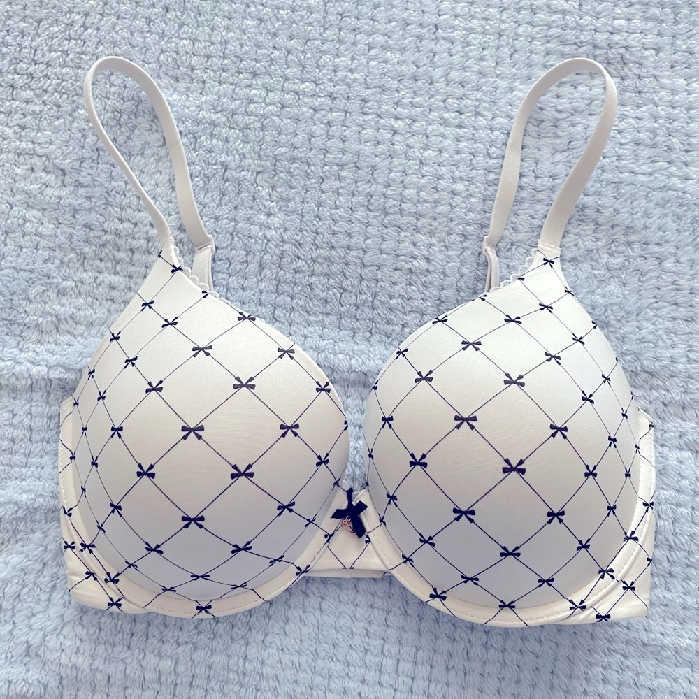 Victoria’s Secret Body by Victoria Perfect Shape Bra 32DDD